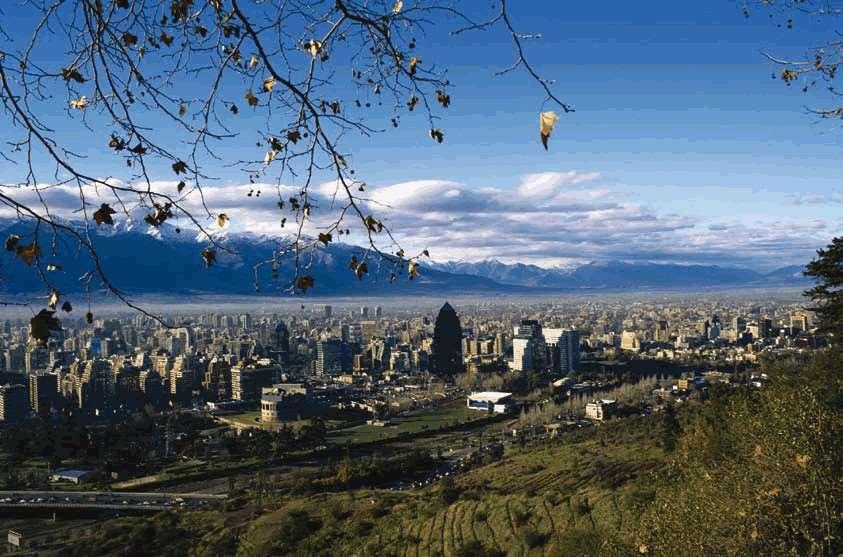 Nh Collection Plaza Santiago Exterior foto View of Santiago skyline from the park