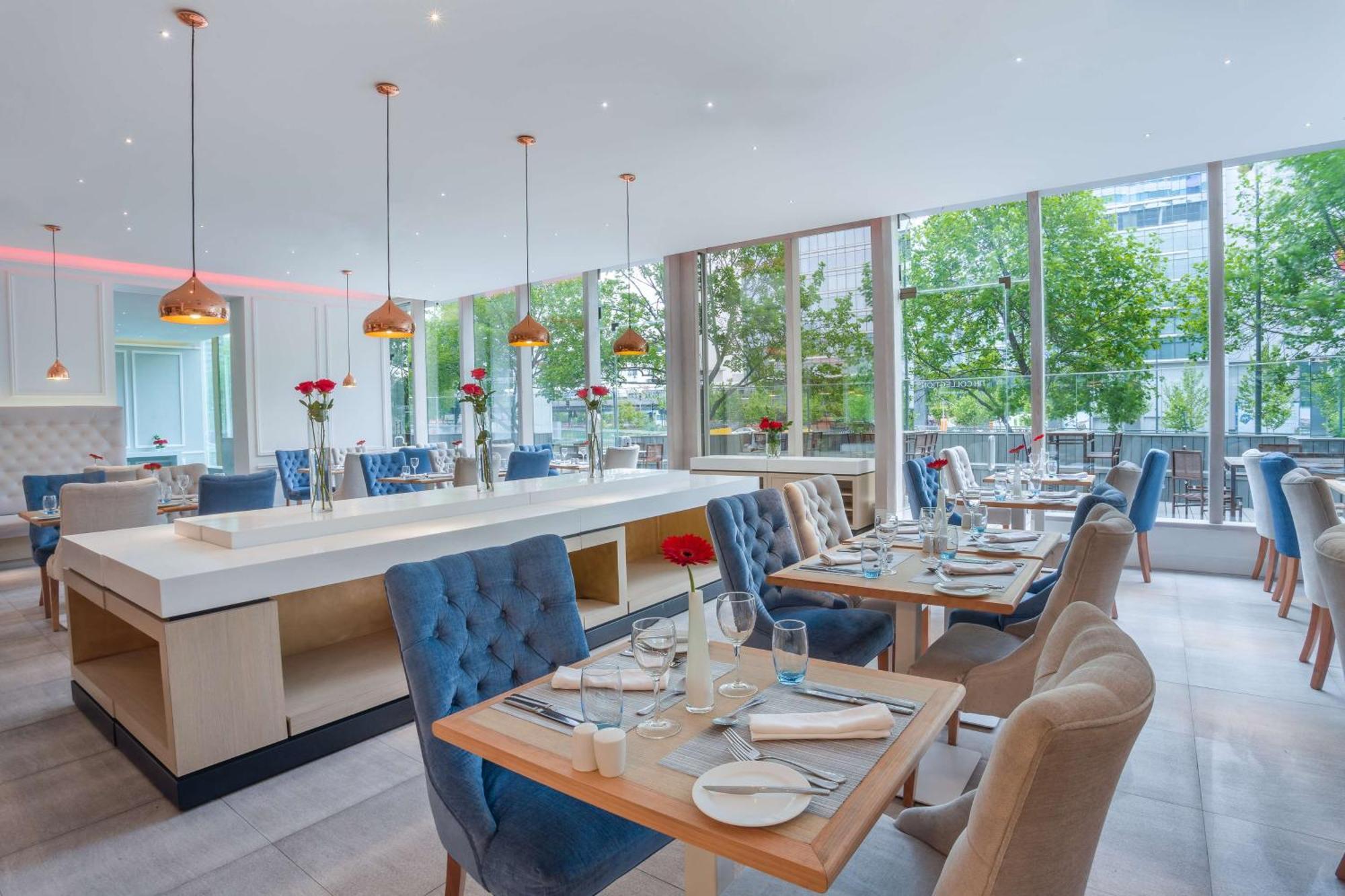 Nh Collection Plaza Santiago Exterior foto The restaurant