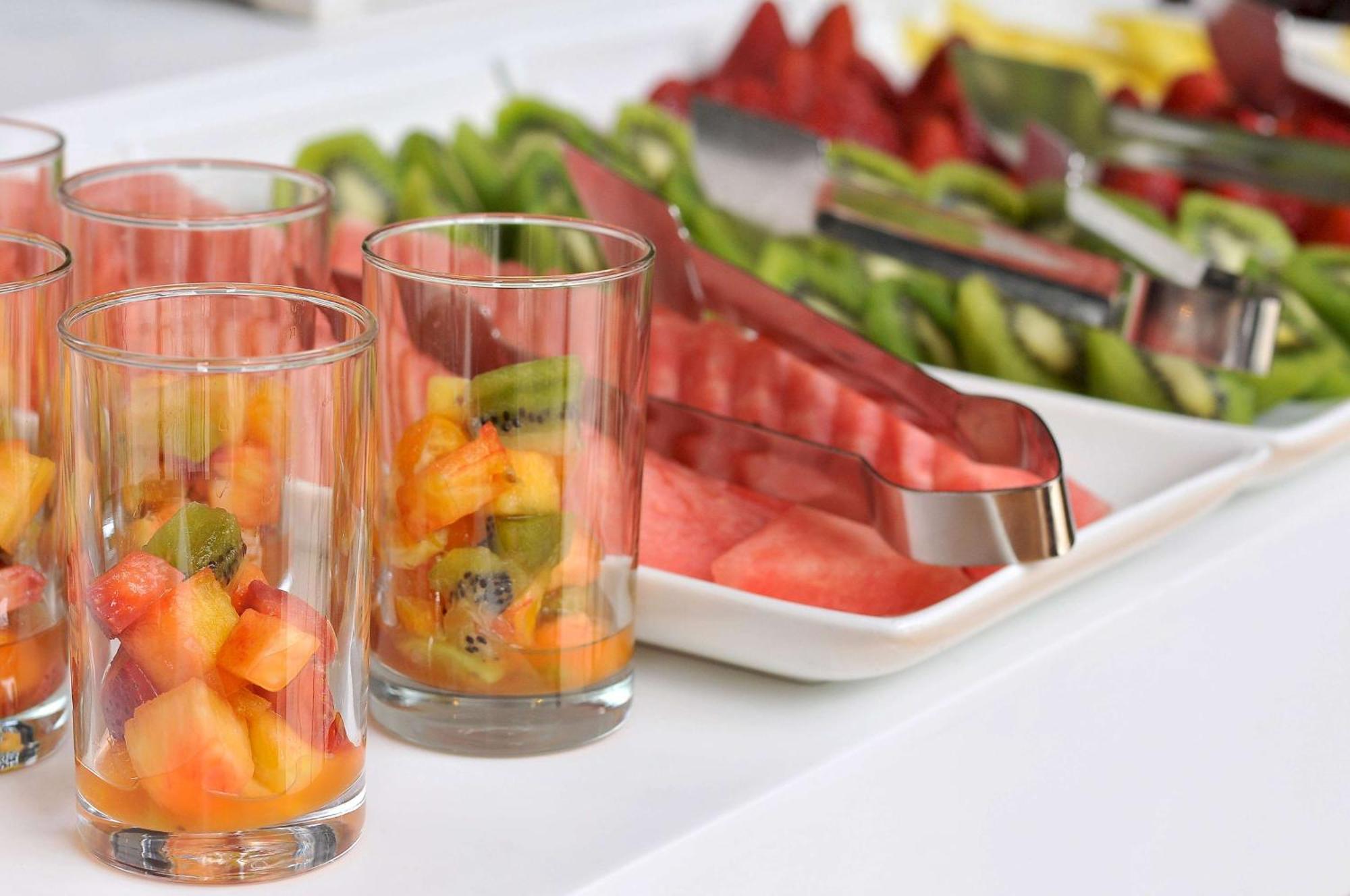 Nh Collection Plaza Santiago Exterior foto Fruit salad