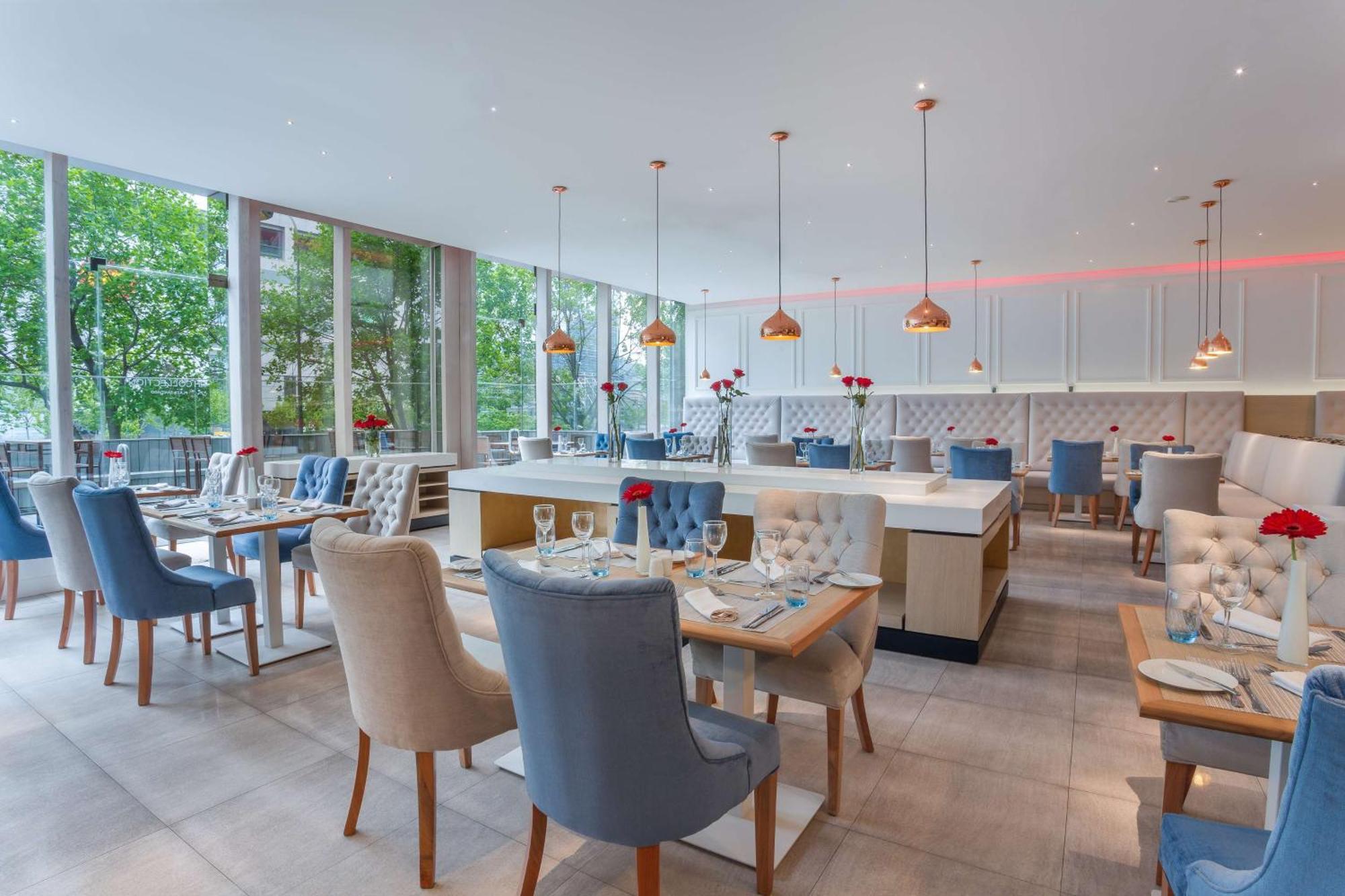Nh Collection Plaza Santiago Exterior foto The restaurant