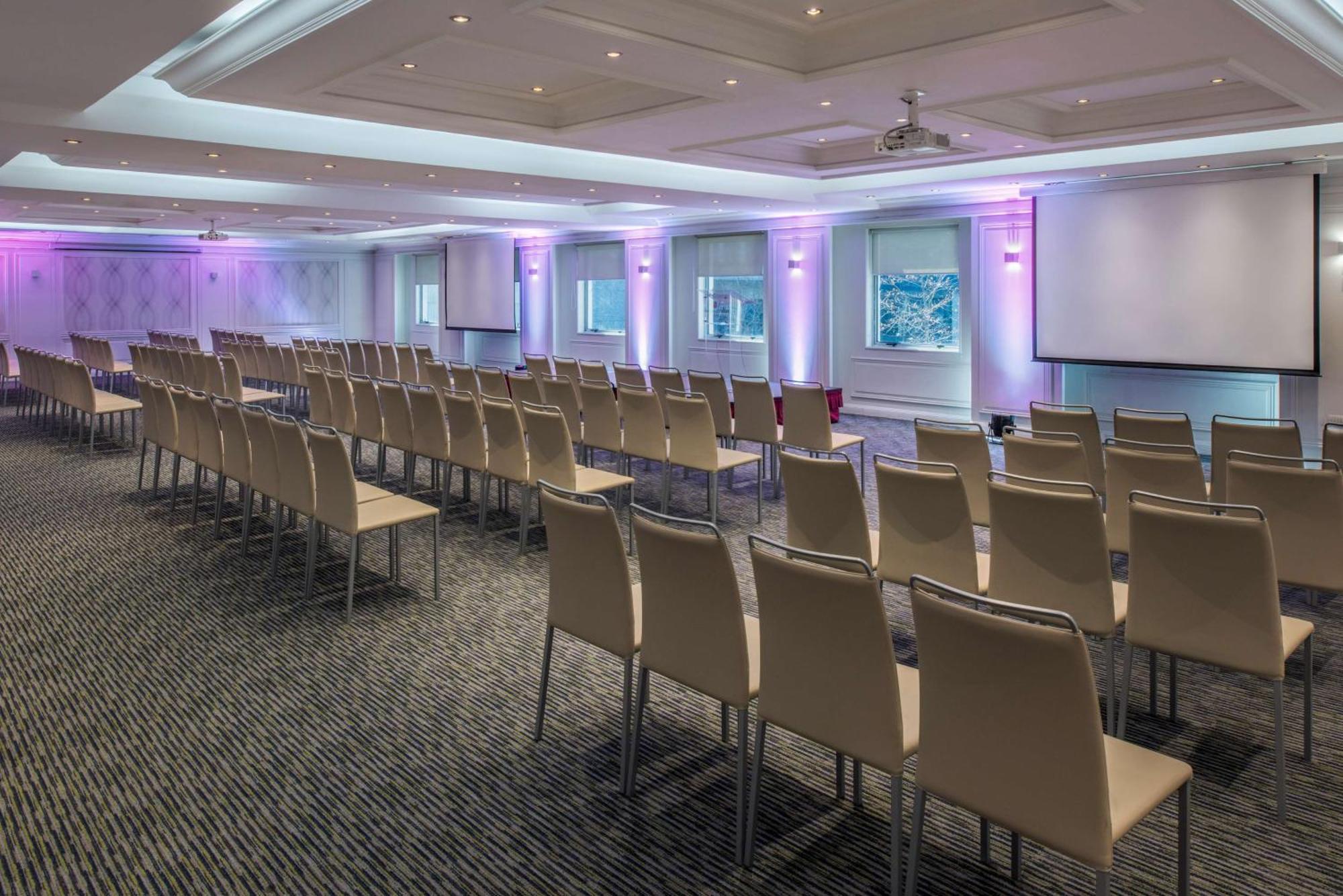 Nh Collection Plaza Santiago Exterior foto The London Business School's main conference room