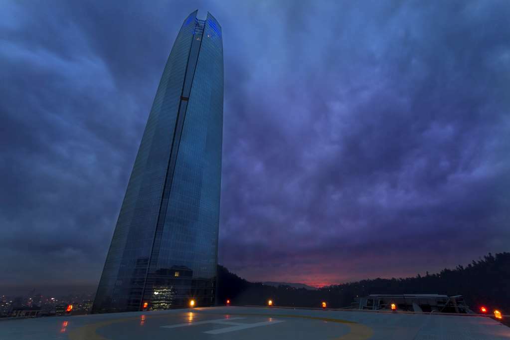 Nh Collection Plaza Santiago Exterior foto The tower at night